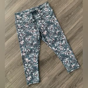 Gaiam 3/4 length leggings yoga pants